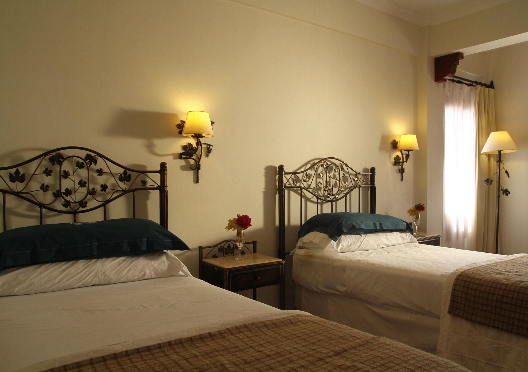 קאפאייט Hotel Asturias מראה חיצוני תמונה